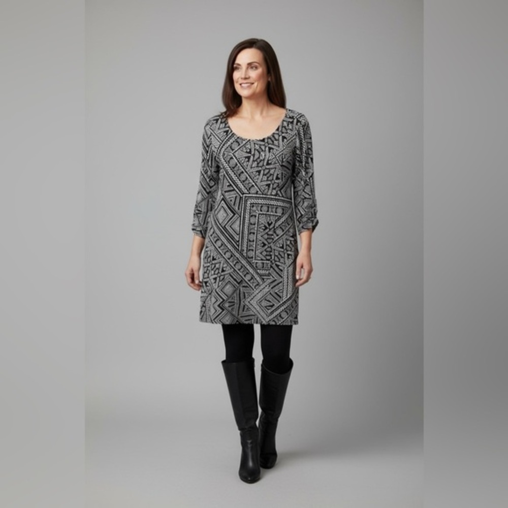 🖤 AB Studio Black & White Geometric Print Dress – Size M